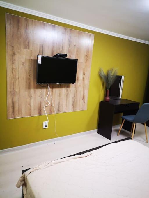 Студиото Е Партер От Жилищна Сграда. Топ Център. Appartement Varna Buitenkant foto