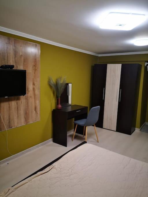 Студиото Е Партер От Жилищна Сграда. Топ Център. Appartement Varna Buitenkant foto